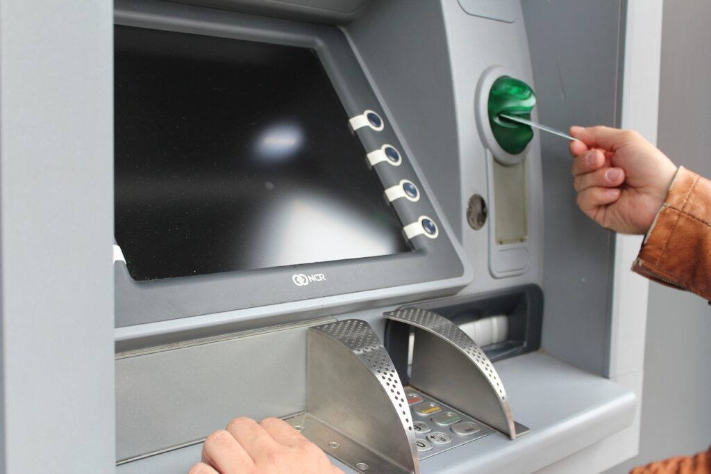 BSH: Depozitimet e parave në ATM në rritje me 34 për qind